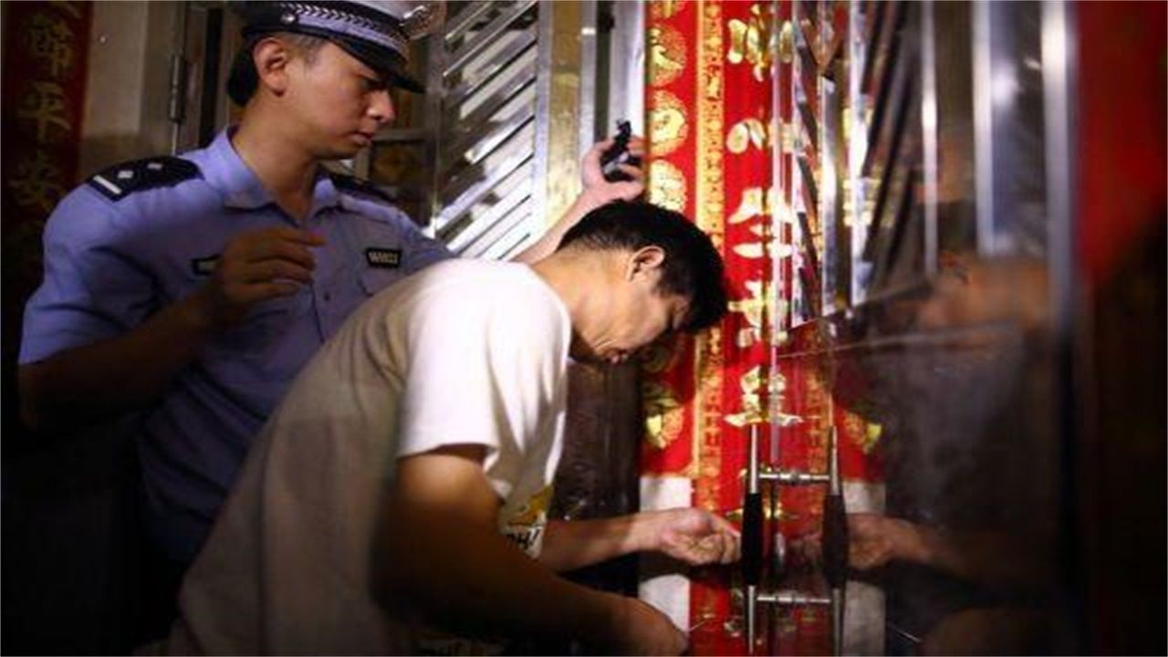 德州请开锁师傅开了锁后，师傅为什么一般都不进门，就算主人请也不进去？